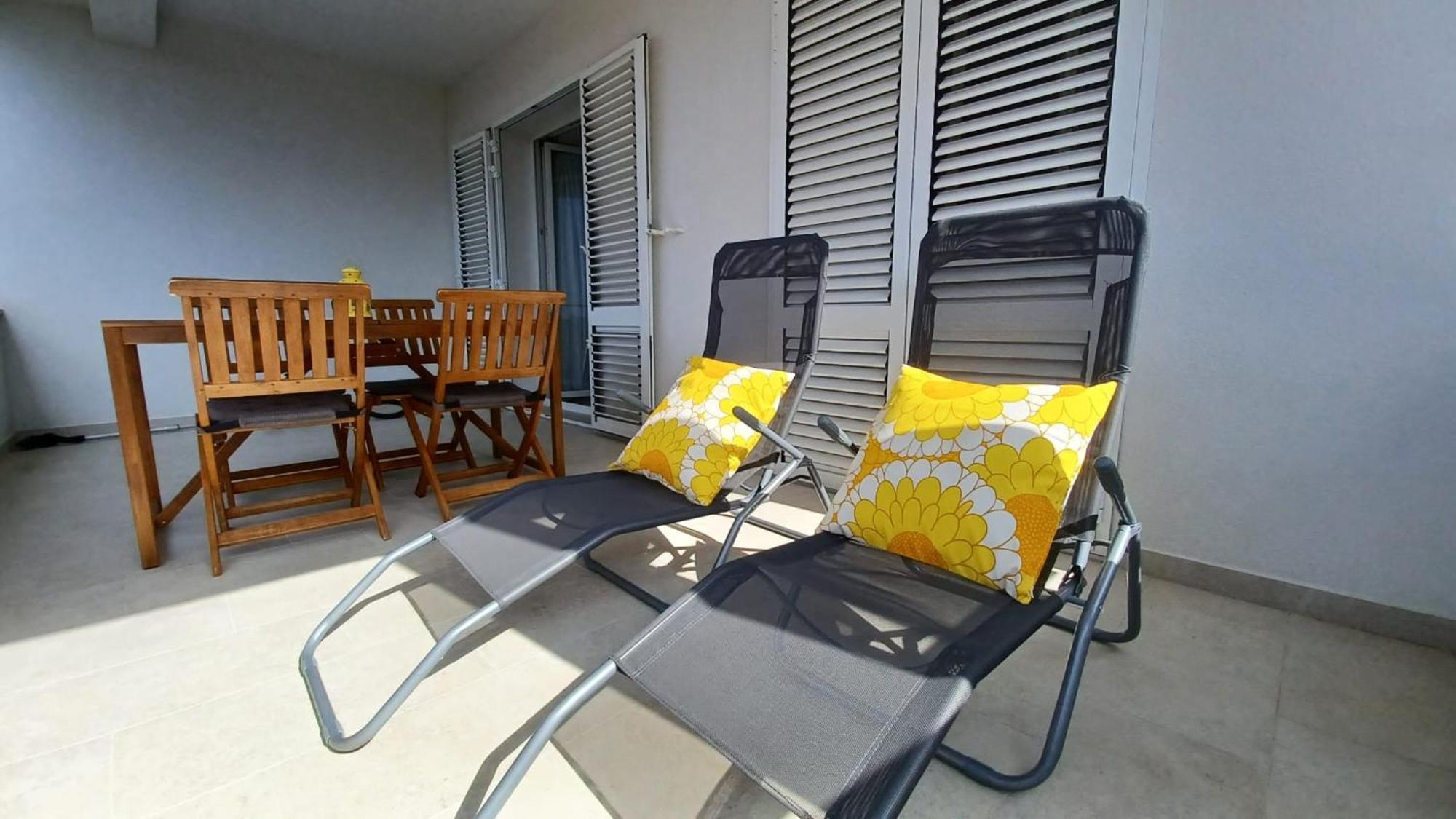 Apartments Daria Krk Town Buitenkant foto